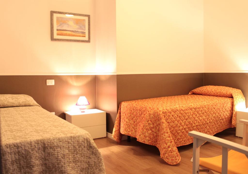 Pino Marittimo Bed and Breakfast Civitanova Marche Værelse billede